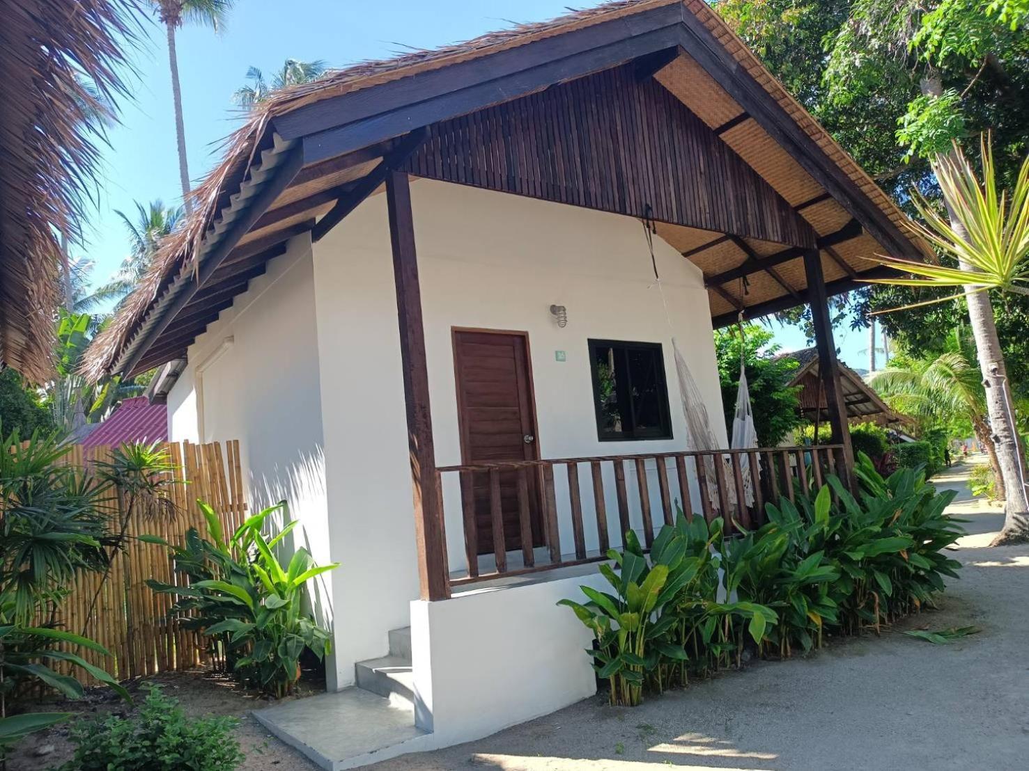 Sarana Bungalows (Adults Only) Baan Tai Camera foto