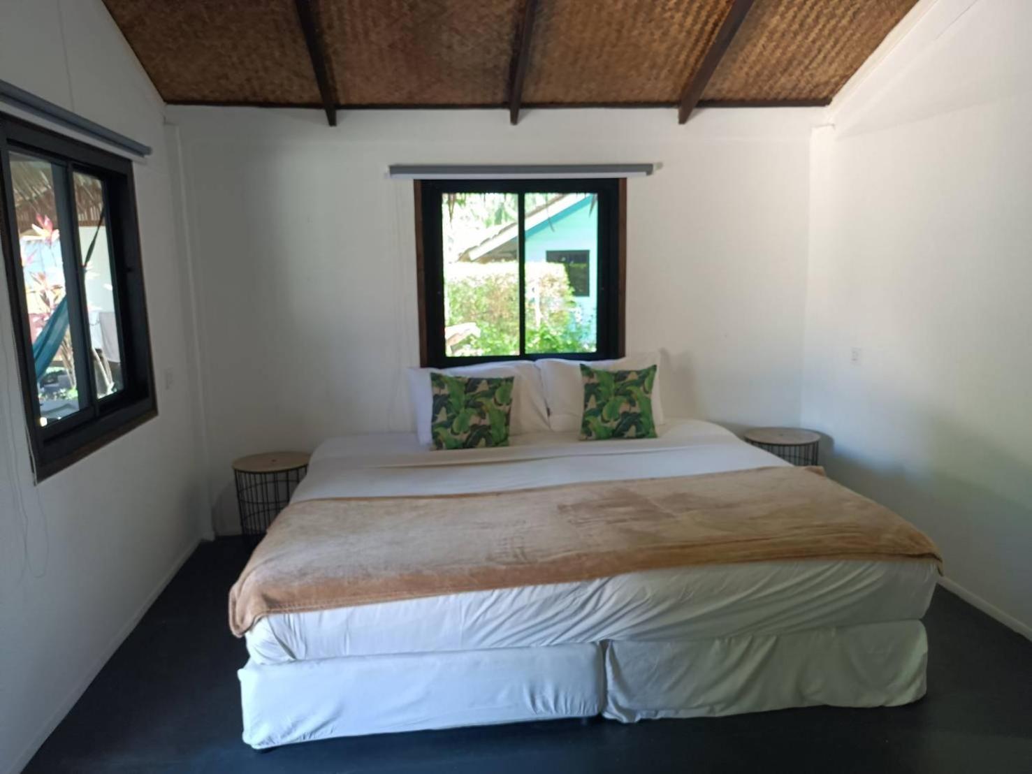 Sarana Bungalows (Adults Only) Baan Tai Esterno foto